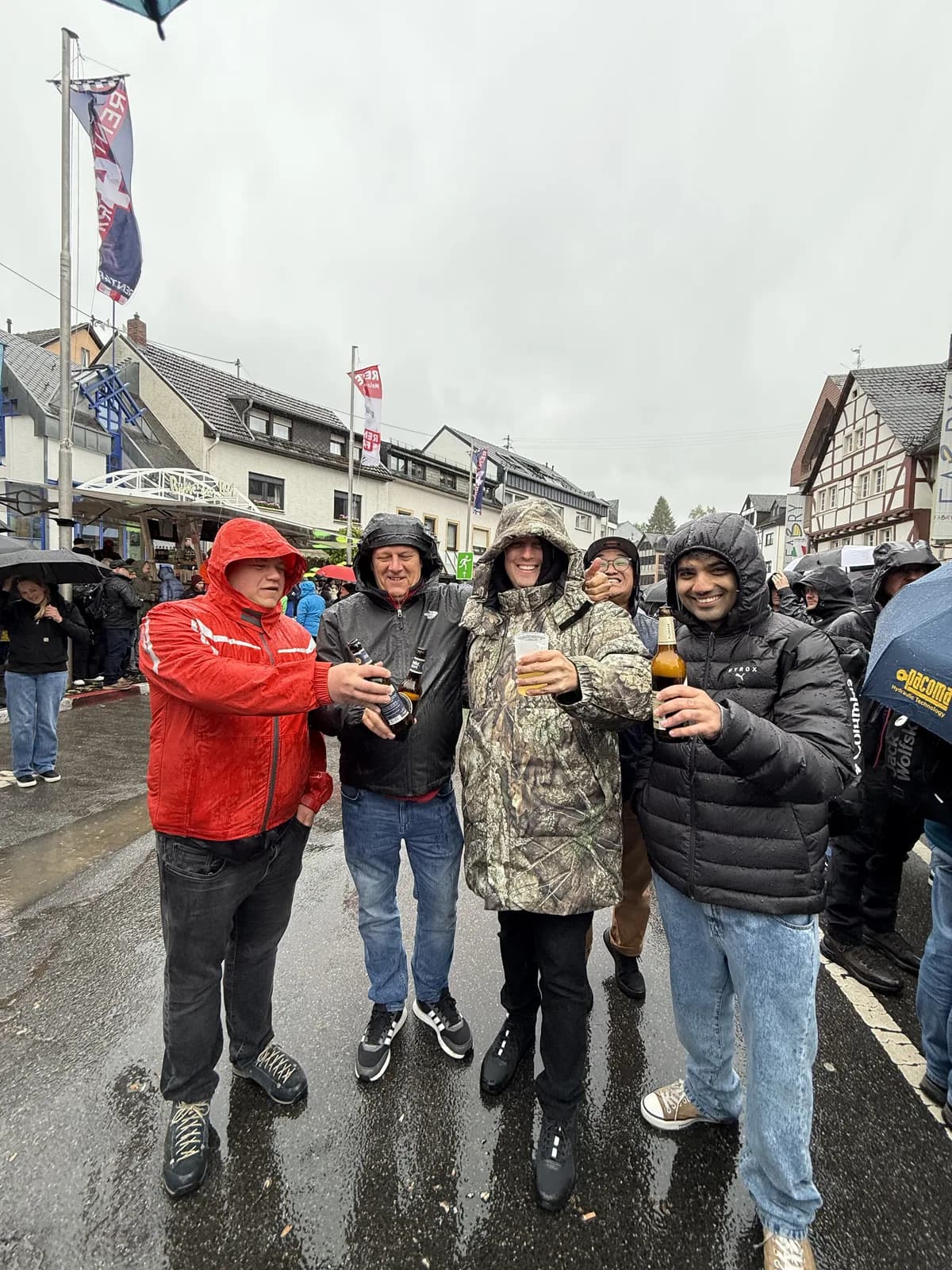 The crew trackside at the Nürburgring 24 Hours